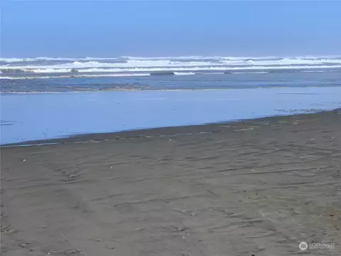 211 Sand Dune Ave NW, Ocean Shores, WA 98569