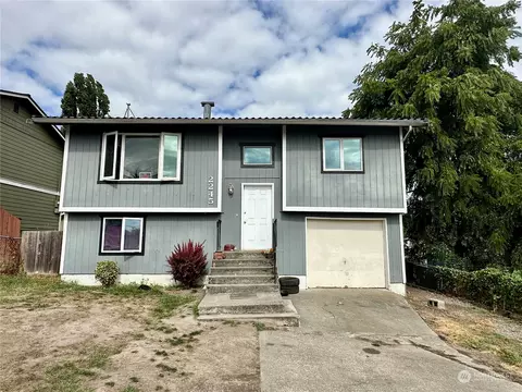 2245 E Division Ln, Tacoma, WA 98404