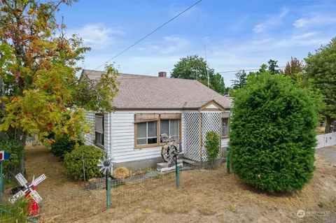 656 SW 149th St, Burien, WA 98166
