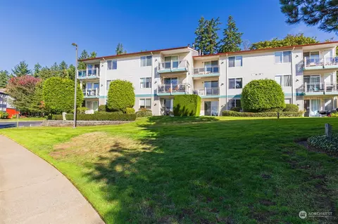 23007 Lakeview Dr #A304, Mountlake Terrace, WA 98043