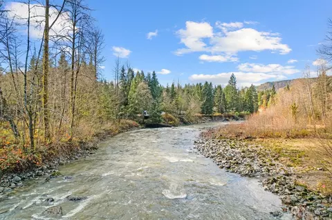 22112 N River Dr, Granite Falls, WA 98252