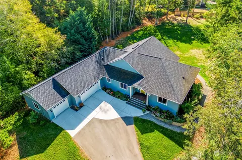11540 Gray Ln NE, Bainbridge Island, WA 98110