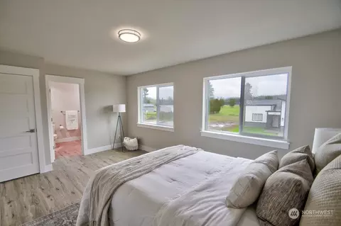 Bedroom - 2113 Hawks View Ln, Winlock, WA 98596 photo 3 of 3