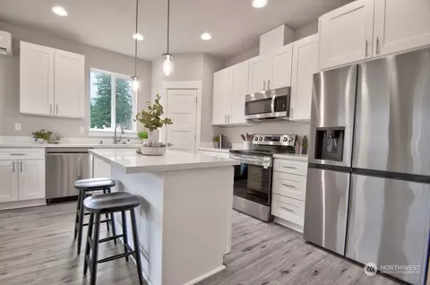 Kitchen - 2113 Hawks View Ln, Winlock, WA 98596 photo 1 of 3