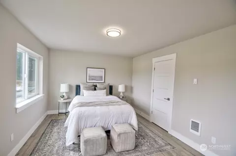 Bedroom - 2113 Hawks View Ln, Winlock, WA 98596 photo 2 of 3