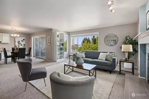 11225 NE 68th St #2, Kirkland, WA 98033