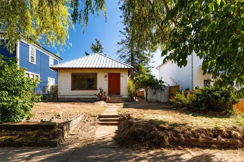 2626 Iron St, Bellingham, WA 98225