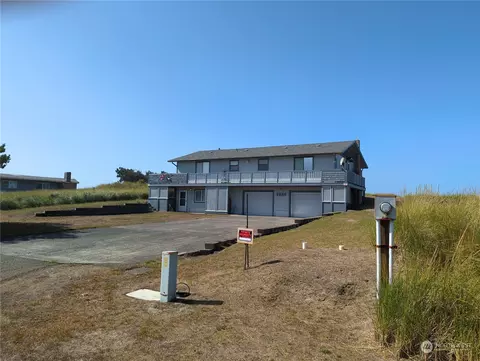 32311 G St, Ocean Park, WA 98640