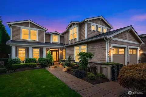 541 13th Ave W, Kirkland, WA 98033