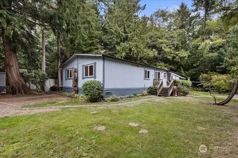 2727 Fox St, Camano Island, WA 98282