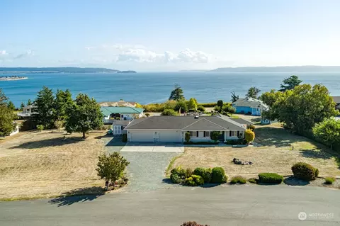 1212 N Canterbury Ln, Oak Harbor, WA 98277
