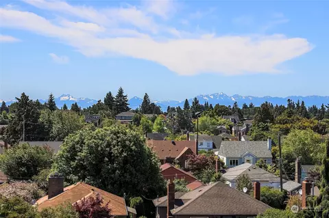 8329 21st Ave NW, Seattle, WA 98117