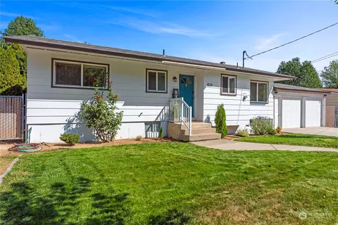 1031 Vista Pl, Wenatchee, WA 98801