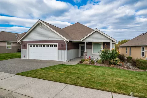 1543 SW Vanguard St, Oak Harbor, WA 98277