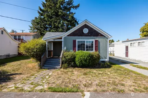 1016 M Ave, Anacortes, WA 98221