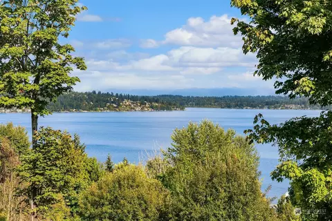8003 Sand Point Way NE #B33, Seattle, WA 98115