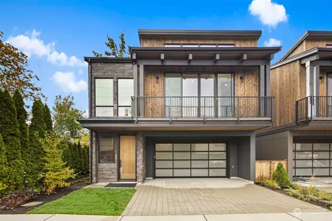208 3rd Ave S, Kirkland, WA 98033