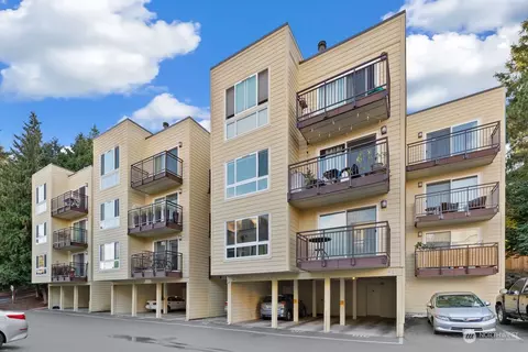 5824 NE 75th St #D201, Seattle, WA 98115