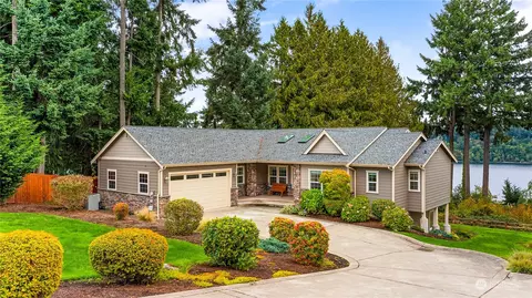 4084 NE Breakwater Ct, Bremerton, WA 98311