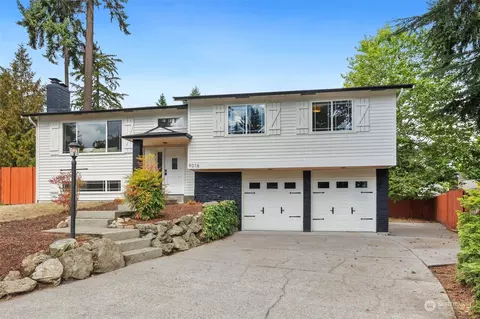 9016 NE 132nd Pl, Kirkland, WA 98034