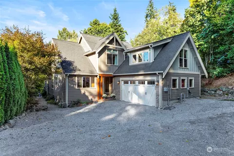 938 Yew St, Bellingham, WA 98229