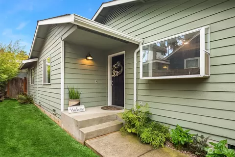 7521 Rainier Dr, Everett, WA 98203 photo 2