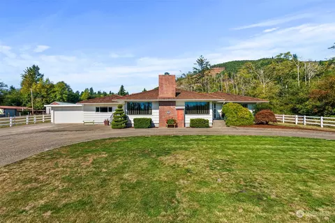 36 Airport Rd, Raymond, WA 98577