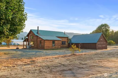 111 Huntington Rd, Packwood, WA 98361