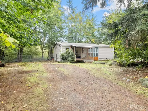 16620 Muskrat Dr SE, Rainier, WA 98576