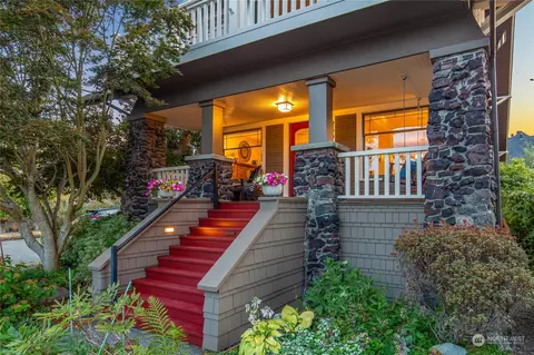 2551 5th Ave N, Seattle, WA 98109