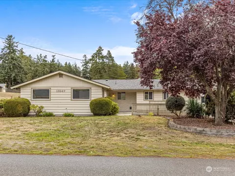 1324 Orchard Loop, Oak Harbor, WA 98277