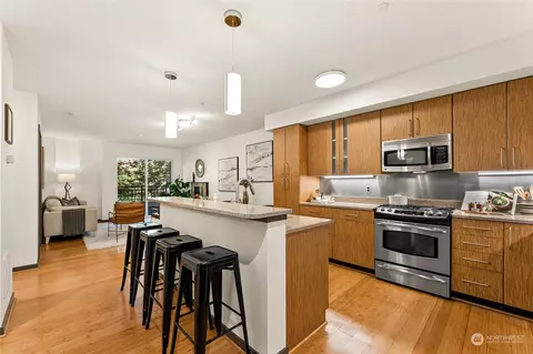 413 NE 70th St #208, Seattle, WA 98115