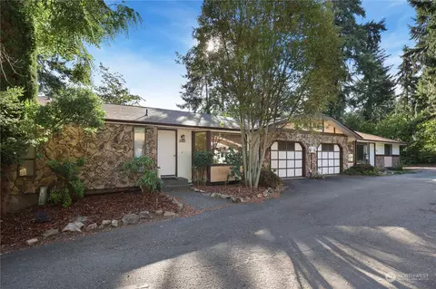5616 5618 80th St E, Puyallup, WA 98371