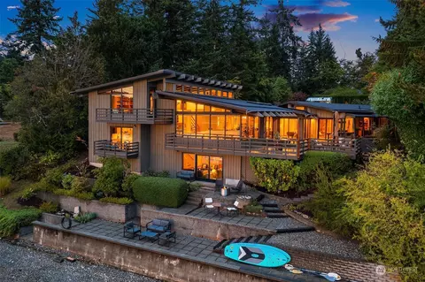 23001 Kingsbury Rd SW, Vashon, WA 98070