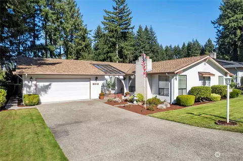 8815 Park Ridge Dr W, University Place, WA 98467