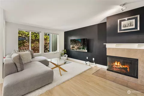 300 N 130th St #5305, Seattle, WA 98133