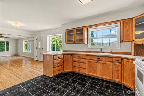 2140 Holcomb Loop Rd, Kelso, WA 98626 photo 14