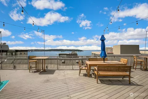 76 Cedar St #104, Seattle, WA 98121