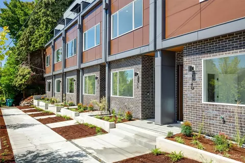 1736 N 41st St, Seattle, WA 98103
