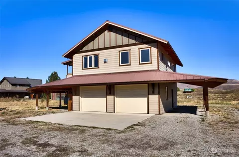 223 Twin Lakes Dr, Winthrop, WA 98862