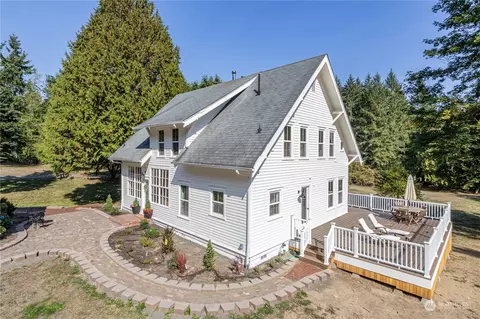 19557 Noll Rd NE, Poulsbo, WA 98370