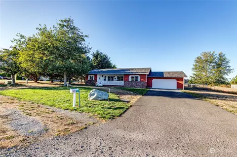 570 E Glacier View Dr, Sequim, WA 98382