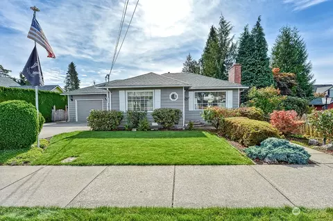 510 E Grover St, Lynden, WA 98264