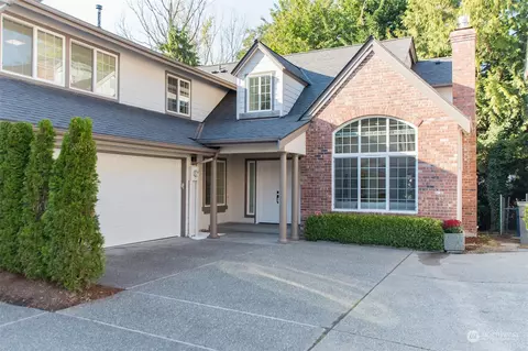 6916 117th Dr NE, Kirkland, WA 98033