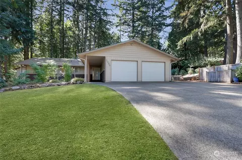 2095 Lakemoor Dr SW, Olympia, WA 98512