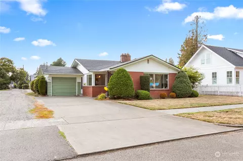 311 8th St, Lynden, WA 98264