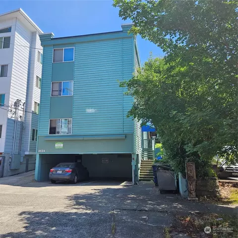 4528 20th Ave NE, Seattle, WA 98105
