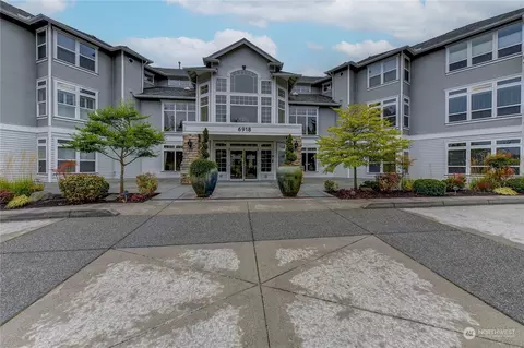 6918 208th St SW #206, Lynnwood, WA 98036