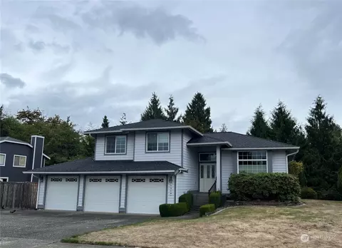 1719 Amber Blvd SE, Puyallup, WA 98372