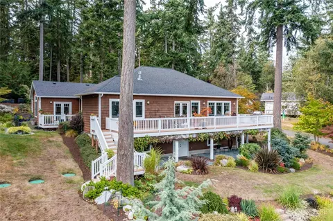799 Shangri-la Cir, Coupeville, WA 98239